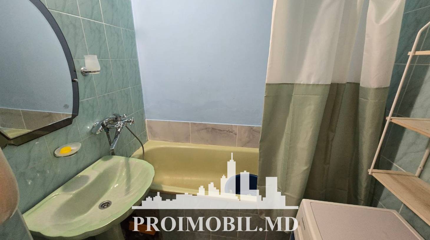 https://images.proimobil.md/KspgkDGqFDwm2nmOv8iI3ZQzaP2ddPCYK1cmMnwXgzA/watermark:0.75:so:0:30:0.39/resize:fill:1460:816:1/gravity:ce/bG9jYWw6Ly8vZXN0YXRlL2xyL2JkZTBjNGRiLTA3OTAtNDRkZC04NTZhLTlhMzI5MTA3ODgxNC5qcGVn