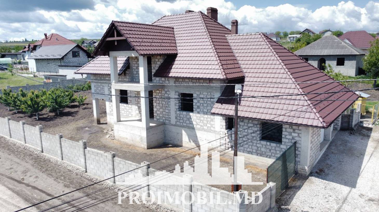 https://images.proimobil.md/Ky-QS8H6sox3KEQ-bmgl8k4Fi6ynlWjOeypP7xmYRE4/watermark:0.75:so:0:30:0.39/resize:fill:1460:816:1/gravity:ce/bG9jYWw6Ly8vZXN0YXRlL2xyL2JhOGE2N2MzLWE3YTgtNGExMS04YTg5LWUxMDRjOGQ0ODBhNy5qcGVn