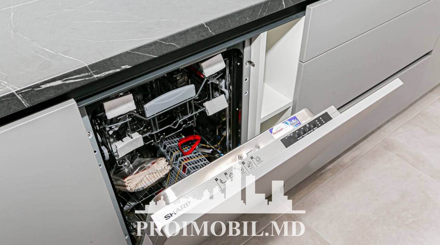 https://images.proimobil.md/L4ZkFVn9488Q8dNuzb_q7G5lvYiXp3HXd8D6VM_K4vc/watermark:0.75:so:0:30:0.39/resize:fill:1460:816:1/gravity:ce/bG9jYWw6Ly8vZXN0YXRlL2xyLzdmNGU1Y2RhLWQ5MDAtNGNlYy05YTI3LWYwMzI3MTU4YmYzYi5qcGVn