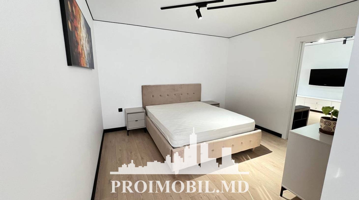 https://images.proimobil.md/L6DxhcZ8VTn-L9a6qBwEUZSQX7qF3oGZqhk5jSXqswI/watermark:0.75:so:0:30:0.39/resize:fill:1460:816:1/gravity:ce/bG9jYWw6Ly8vZXN0YXRlL2xyLzkzMmQ1MTUwLWNkMmYtNDVhNy1hOGRjLWI0ZGQ0N2QyMGI4ZS5qcGVn