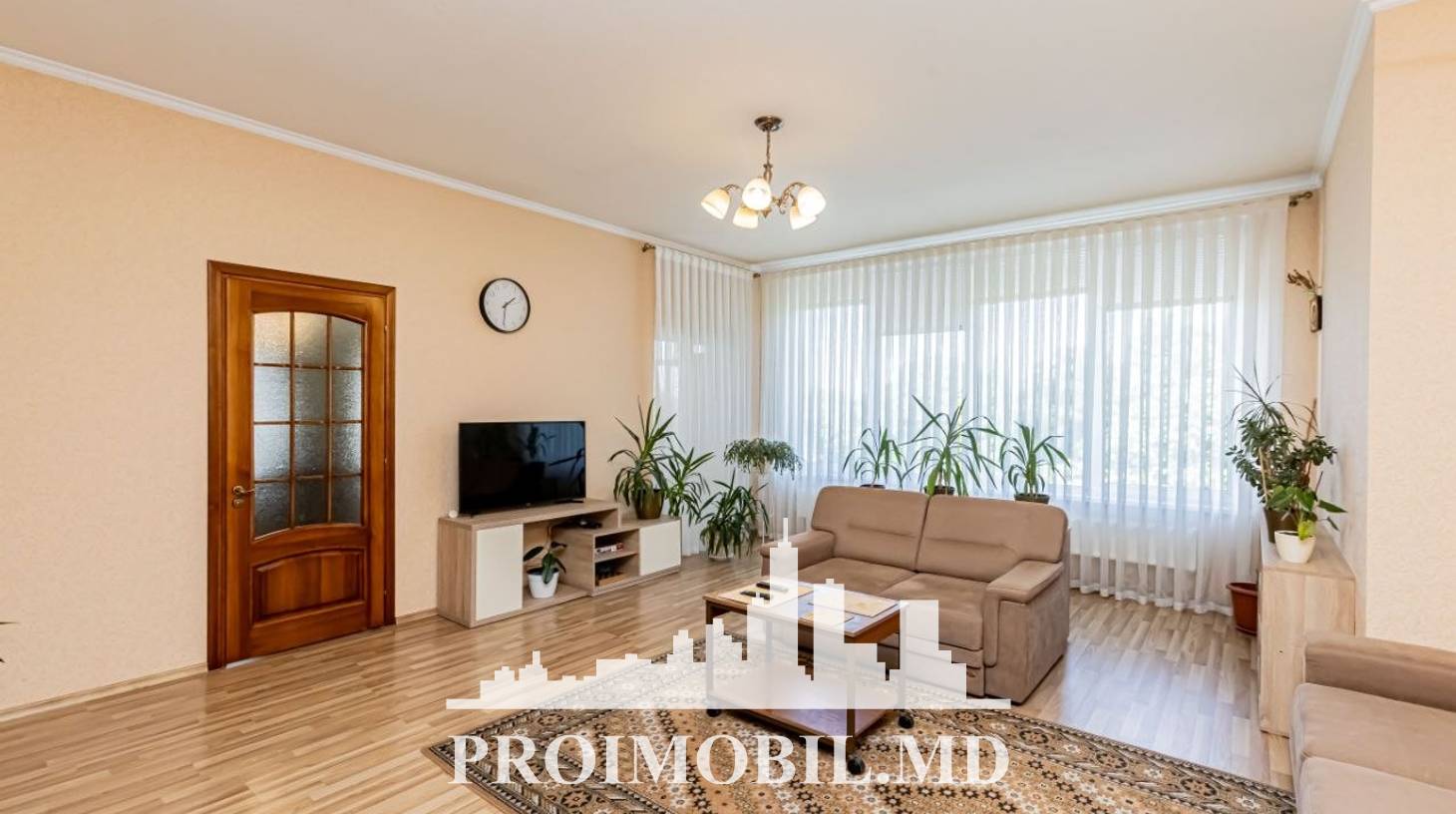 https://images.proimobil.md/L6u6BSZVaxbef04CkU_IbKCblZwjX7X20Ql-jAUKItc/watermark:0.75:so:0:30:0.39/resize:fill:1460:816:1/gravity:ce/bG9jYWw6Ly8vZXN0YXRlL2xyLzAyZDdiYzlhLTNlYWUtNGY1MC1hOGMyLWQ4NjQ0ZWVmZjVhOC5qcGVn