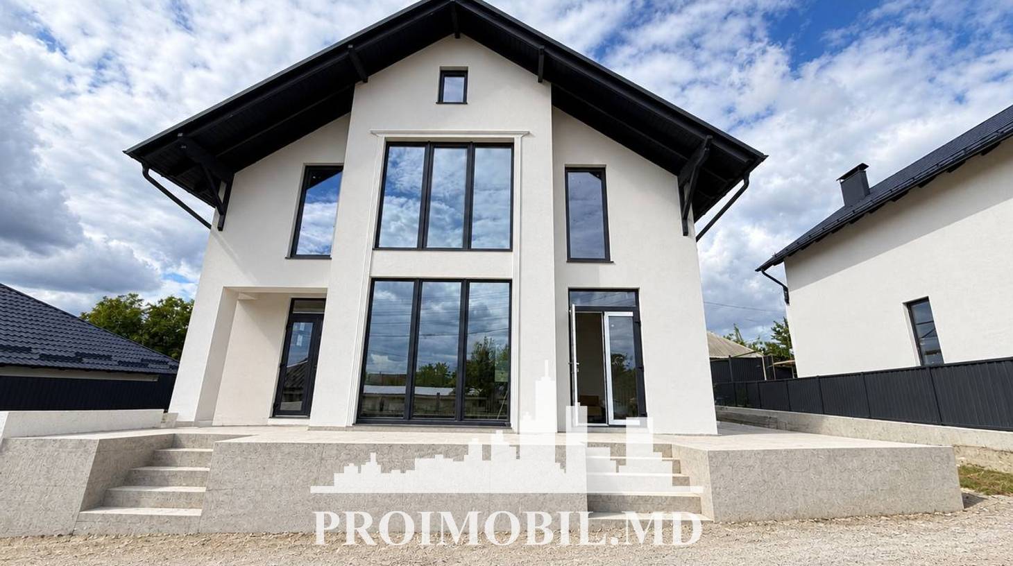 https://images.proimobil.md/L87xUgaGIp4qbI0n0GENNGjUjNLCekOFFqs9-CG2ijA/watermark:0.75:so:0:30:0.39/resize:fill:1460:816:1/gravity:ce/bG9jYWw6Ly8vZXN0YXRlL2xyLzc3OGM4M2JmLWNlMDQtNGNjYy04NmMwLTBiNzc4NWQyNjQxYi5qcGVn