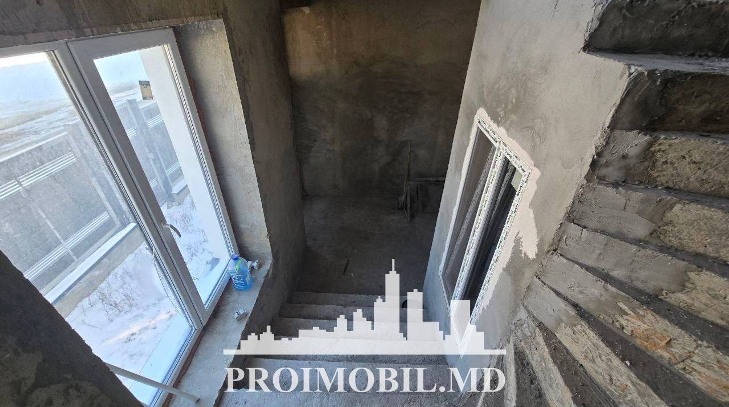 https://images.proimobil.md/L8d89wgiyNm7TGR5gj-1nLlFI8vqTlWIDIYnyqEEU00/watermark:0.75:so:0:30:0.39/resize:fill:1460:816:1/gravity:ce/bG9jYWw6Ly8vZXN0YXRlL2xyL2ZhM2ZlNjk1LTRlMzctNDc4Yy1hMjVjLTgzODU0MjQ3ZWJiNi5qcGVn