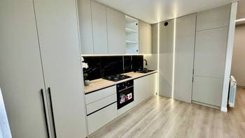 https://images.proimobil.md/LEaKLtGlIpEalcQsGUWpC5FjMv7pNv57mf4a7TVInZI/resize:fill:350:198:1/gravity:ce/bG9jYWw6Ly8vZXN0YXRlL2xyL2M2N2EwMDQ0LTRjNWYtNGFmZC1hMGI2LTQ5YWQ0YjNkM2QwMS5qcGVn