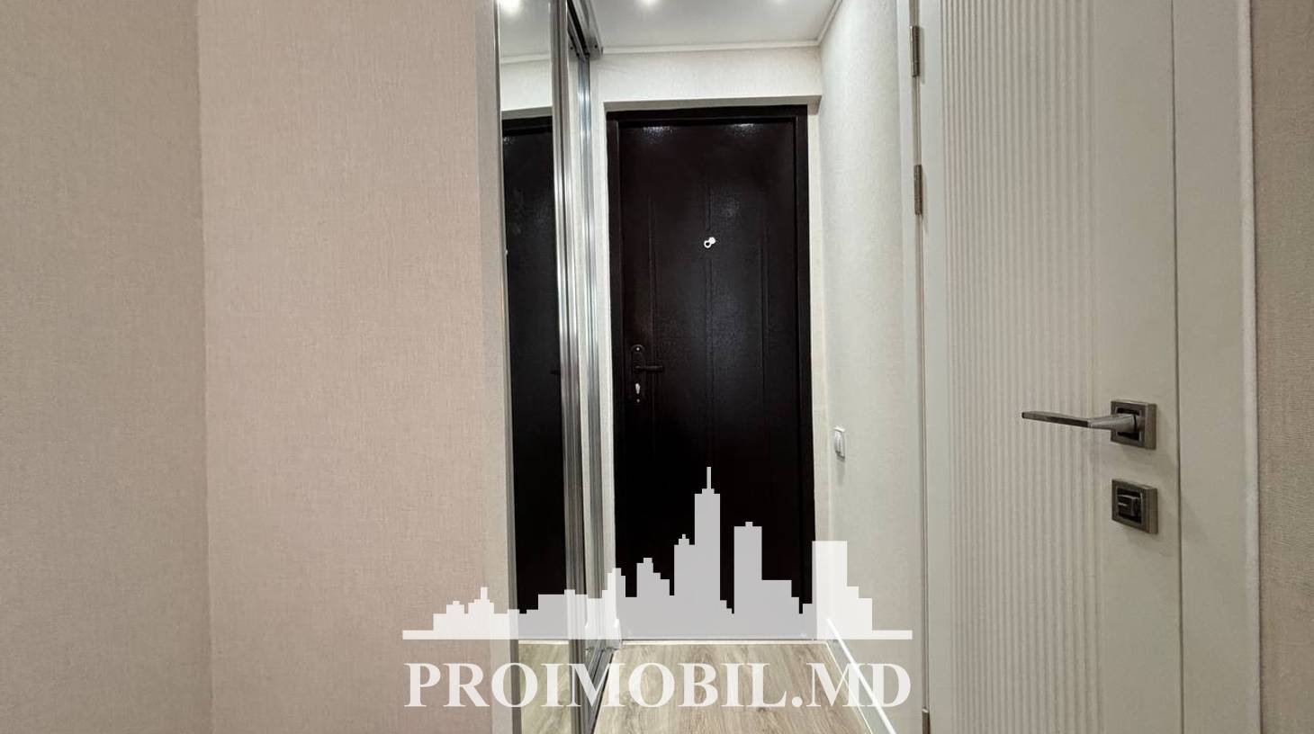 https://images.proimobil.md/LFLRZyVw_LbvQGOOCfEMhMGXiPN2A_4IKj16zrS-IB0/watermark:0.75:so:0:30:0.39/resize:fill:1460:816:1/gravity:ce/bG9jYWw6Ly8vZXN0YXRlL2xyLzk1ZjBhNjU2LTM5OWYtNDFiMC04MWFiLWRiZTkyZGRjYzE0Zi5qcGVn