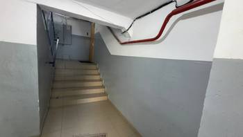 https://images.proimobil.md/LFj89dSbhRTDhh_OnMpIQHvglyjY18agGPmv0aLVWkI/resize:fill:350:198:1/gravity:ce/bG9jYWw6Ly8vZXN0YXRlL2xyLzg4YmRiODc3LTBkOGEtNDJiMS1iMGE1LWVlMGJiMmE0YTQ4ZS5qcGVn