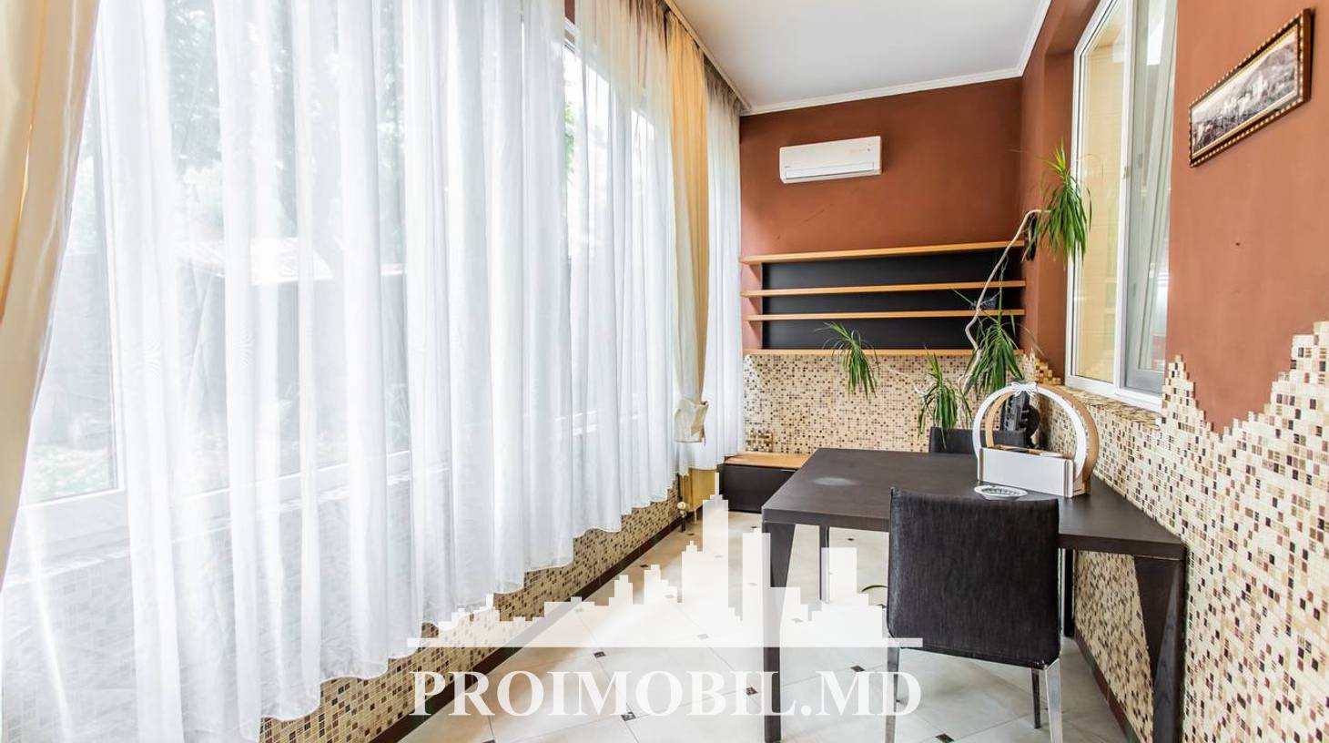 https://images.proimobil.md/LHhMqE4jDNl8IBYbGmSAceeWxJg1-Q0xQOphSxpdvUU/watermark:0.75:so:0:30:0.39/resize:fill:1460:816:1/gravity:ce/bG9jYWw6Ly8vZXN0YXRlL2xyL2Q1NzZmMzY2LWU5YTAtNDRlNS04YzcxLWMxZDhmY2MxZTVkYi5qcGVn