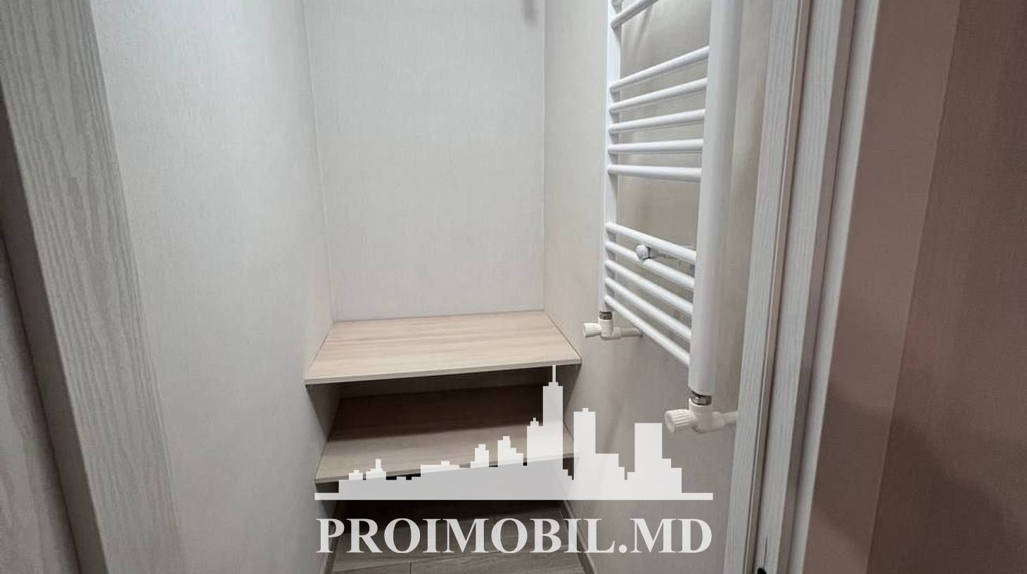 https://images.proimobil.md/LHm4CgVB8e9ome_6Oexruz0SUo_Xpg_wrdMyvGWm_gQ/watermark:0.75:so:0:30:0.39/resize:fill:1460:816:1/gravity:ce/bG9jYWw6Ly8vZXN0YXRlL2xyL2VkMGNhYThmLWU5Y2YtNGMzYS05MzI1LTc2MGNjNThiNTIzMi5qcGVn