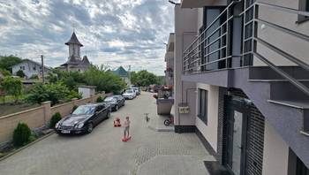 https://images.proimobil.md/LJhardBnVnwIJAo2mpEWHRj5T7BDuMYYJQAwhK_qcaM/resize:fill:350:198:1/gravity:ce/bG9jYWw6Ly8vZXN0YXRlL2xyLzY2YTg0ZjRkLWE1NzItNGM2NS1hNmUwLTgxYTNjMDQ5NGM4My5qcGVn