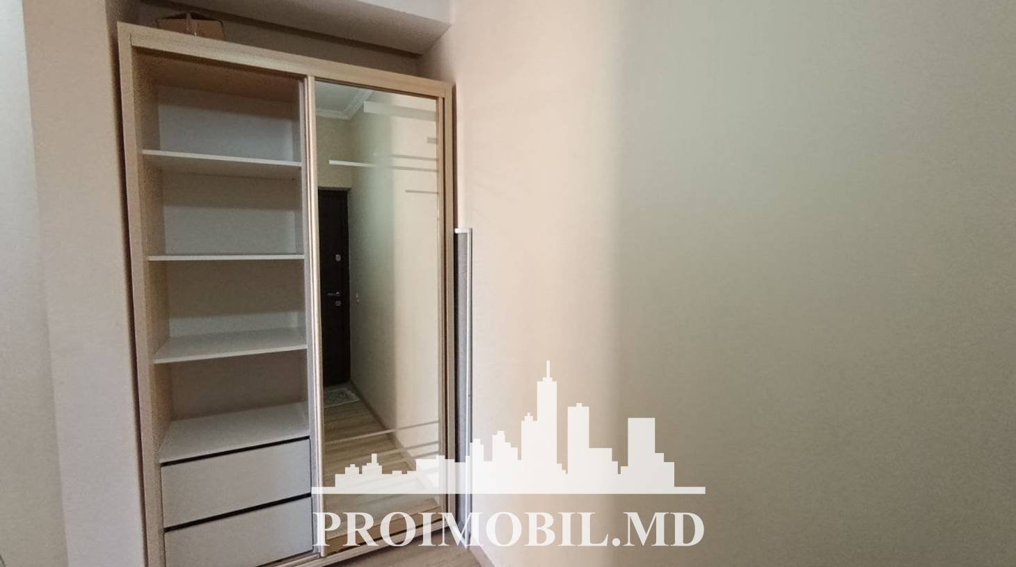 https://images.proimobil.md/LJxH5Hdre6lC4OiujLAE3125h4Svg6aEOE1n8BoF7Gk/watermark:0.75:so:0:30:0.39/resize:fill:1460:816:1/gravity:ce/bG9jYWw6Ly8vZXN0YXRlL2xyL2EwZDVmOWRiLWMxNDktNDM1NS04YzdiLWJhMjAxYzIxNWEyNC5qcGVn