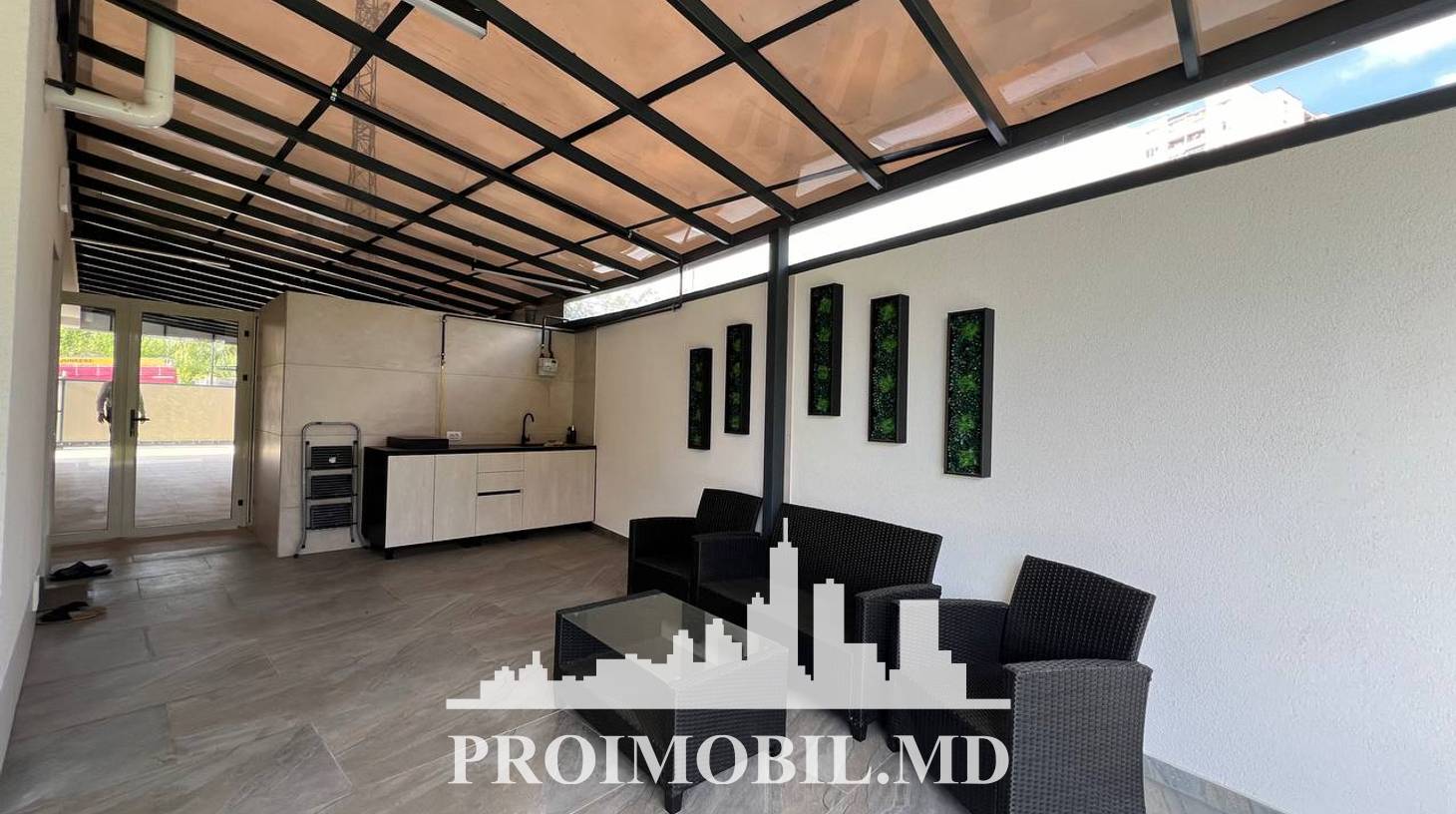 https://images.proimobil.md/LLQN5PBE6LVvCycyMzhuwMCkVtoCPVWs6EXb77iGXnc/watermark:0.75:so:0:30:0.39/resize:fill:1460:816:1/gravity:ce/bG9jYWw6Ly8vZXN0YXRlL2xyL2FlMWNjOTVjLTM2MTAtNGUyNC1iMWY5LWIyNmMxMDdlOTQ2Ny5qcGVn