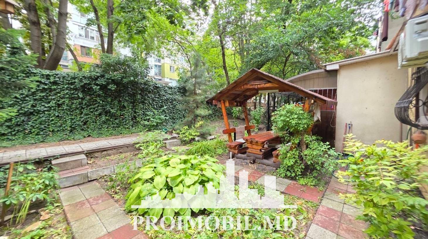 https://images.proimobil.md/LMMQU_GWbC8JAK2xNIfUheAvMNWMAy6N8449wvJBJ6I/watermark:0.75:so:0:30:0.39/resize:fill:1460:816:1/gravity:ce/bG9jYWw6Ly8vZXN0YXRlL2xyLzZlYWRiMTYxLTQyYWUtNDczMC1hZjBmLTRmMWFjMTk1MjkyNS5qcGVn