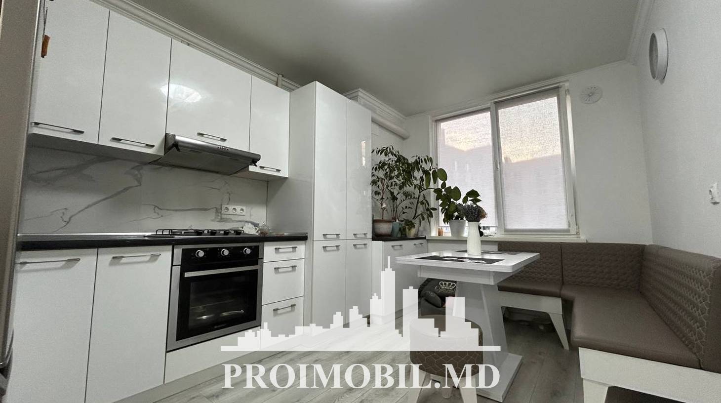 https://images.proimobil.md/LN3s2PxUOuBj7Vj3HbGxdPvpJov02mRTOthFU03liD0/watermark:0.75:so:0:30:0.39/resize:fill:1460:816:1/gravity:ce/bG9jYWw6Ly8vZXN0YXRlL2xyLzQ2NGU1OWJlLTUyZmYtNDJlMC1iZDdhLTc2OTBlYmJiMGY3My5qcGVn