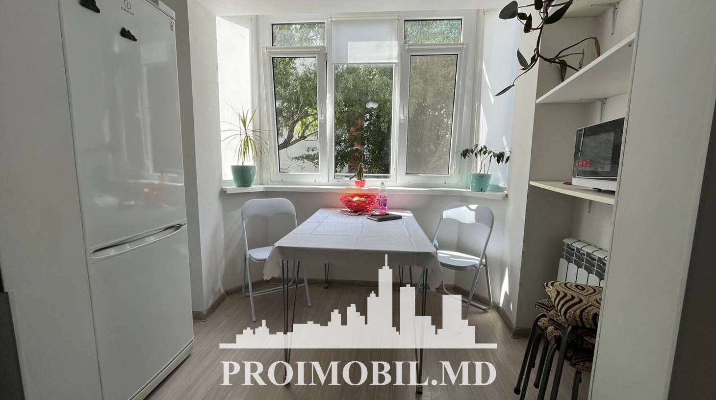 https://images.proimobil.md/LOWU9ZC5bJFsLmXEL9Pla6CdapfDPSUWZv7aNheKYqU/watermark:0.75:so:0:30:0.39/resize:fill:1460:816:1/gravity:ce/bG9jYWw6Ly8vZXN0YXRlL2xyL2M4Y2MxYzBjLWI5MDktNDZhOC1hMDY3LTg3MmEyYmFjM2UzYi5qcGVn