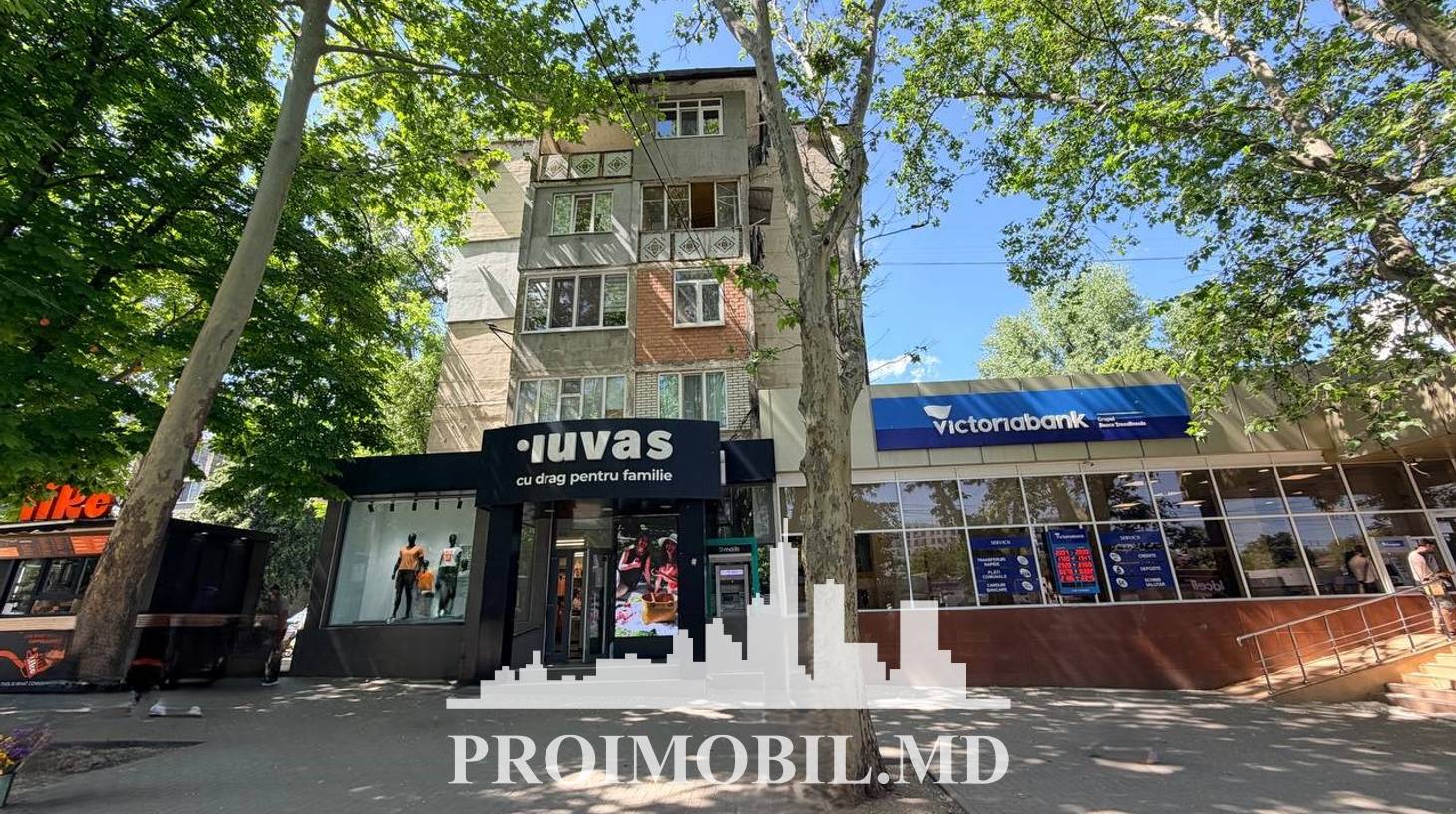 https://images.proimobil.md/LPY2569VR5In8Rnqa0kY19koPrewZOD8M3ueTbetlnU/watermark:0.75:so:0:30:0.39/resize:fill:1460:816:1/gravity:ce/bG9jYWw6Ly8vZXN0YXRlL2xyL2ZjZDVlNGE4LTMzMmEtNDA0Ny04MWQzLTcxNjNlMzMzZThhNi5qcGVn