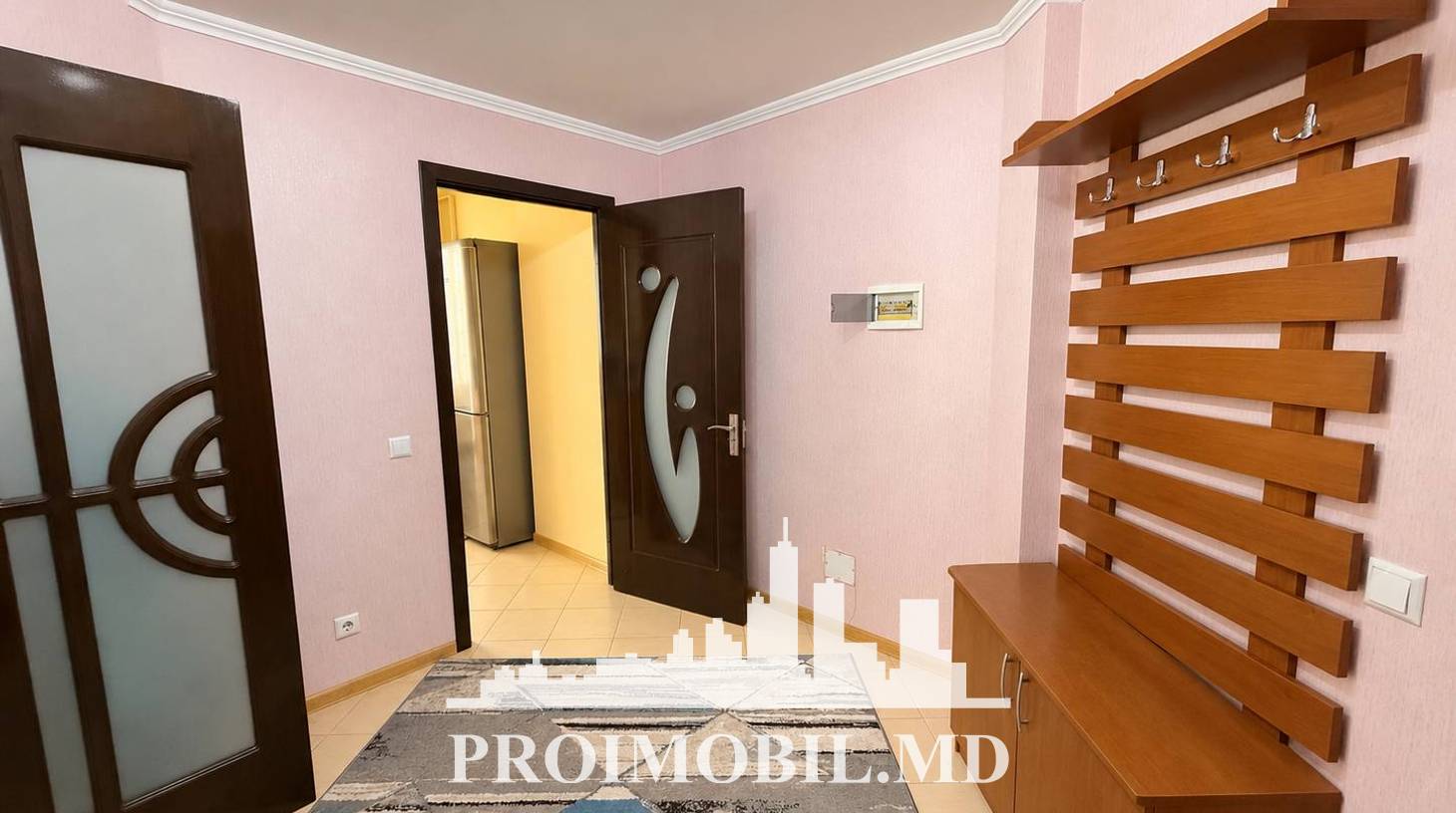 https://images.proimobil.md/LRS9X5nAbmnN7JxwXD8w4VeGqcn-63vxeuTaZHDTcC4/watermark:0.75:so:0:30:0.39/resize:fill:1460:816:1/gravity:ce/bG9jYWw6Ly8vZXN0YXRlL2xyLzFjMGJhOWE1LTgxMzQtNDI0Ny1hYWE4LWUwMTU4OWJmZjJiYi5qcGVn