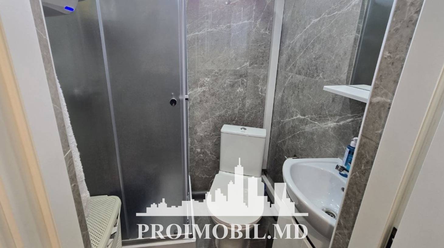 https://images.proimobil.md/LVpHCuFrXyej0N3lPuGHDTc7Ctg9yqtcYx6VY3Mf98U/watermark:0.75:so:0:30:0.39/resize:fill:1460:816:1/gravity:ce/bG9jYWw6Ly8vZXN0YXRlL2xyL2M4ODkyZWYzLWI0ZWItNDJhYy05YzllLTJjN2FjZWFjZTY5MC5qcGVn