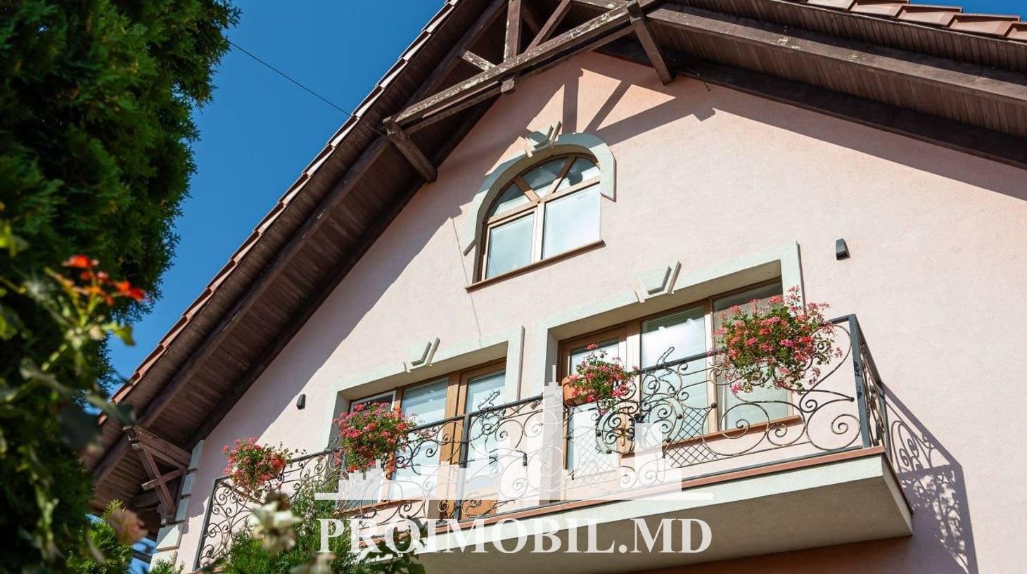 https://images.proimobil.md/LXkivYYJQvB9DeljFboOXMRjf1Ur6wZ6fsVWAuOEeGQ/watermark:0.75:so:0:30:0.39/resize:fill:1460:816:1/gravity:ce/bG9jYWw6Ly8vZXN0YXRlL2xyLzAyNzRlODNiLTRmYjAtNDhmZS04YjUxLThhYjMyNDY5YjE1OS5qcGVn