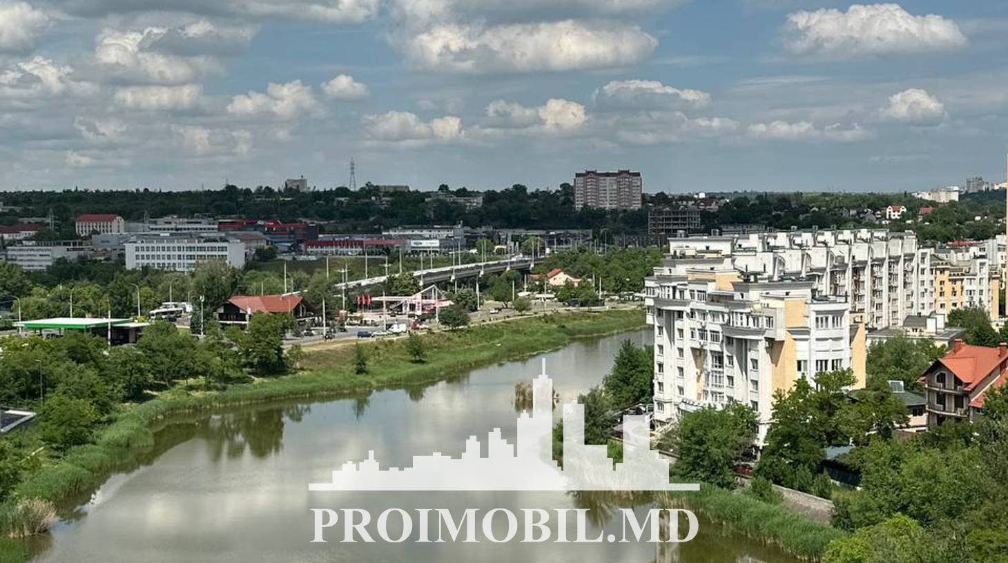 https://images.proimobil.md/LZ3rbnKN0A88QkvO1WD0luI5jJUPIqGnJIgYtgEQ8w4/watermark:0.75:so:0:30:0.39/resize:fill:1460:816:1/gravity:ce/bG9jYWw6Ly8vZXN0YXRlL2xyL2NhMjViNjc0LTU0ZDgtNDIyZC1iM2RkLWJhNmUxMzJjMzUxMC5qcGVn