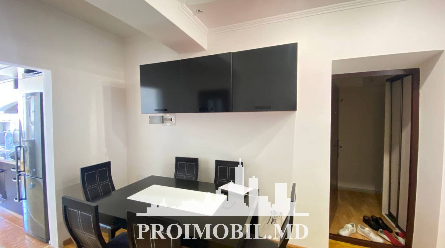 https://images.proimobil.md/LZhjbd5arhecFY9mYxMTl_DQhaxqY064oS7PJvPYpCE/watermark:0.75:so:0:30:0.39/resize:fill:1460:816:1/gravity:ce/bG9jYWw6Ly8vZXN0YXRlL2xyLzk5M2Y5MjNlLTZjMDctNGQ4NC05MzNiLTQzZmEwNGM0YWJmMS5qcGVn