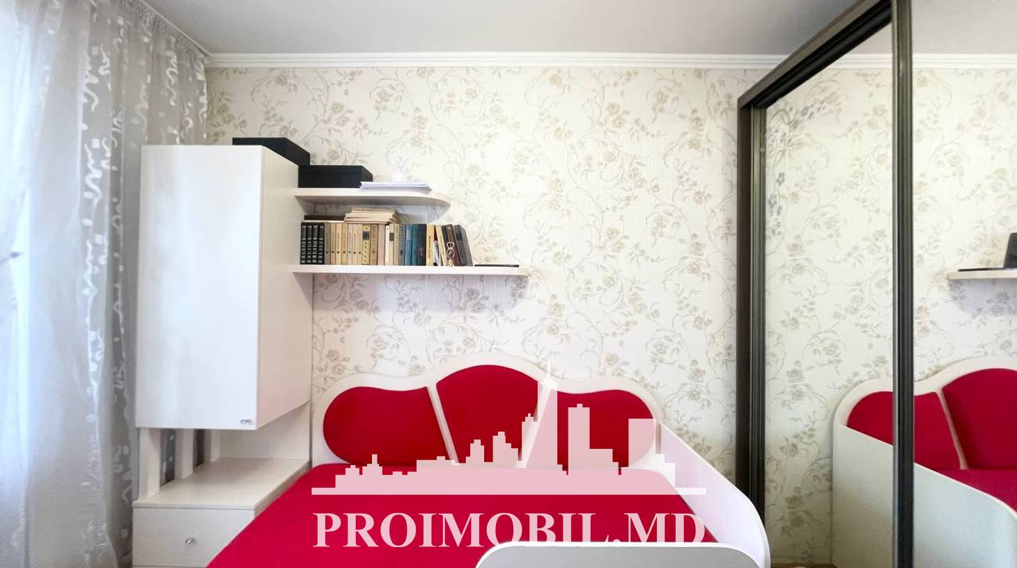 https://images.proimobil.md/LaOW03gPDOo2Iz0VG_jNVEff_G2mE85RrhHrdZc3ZKE/watermark:0.75:so:0:30:0.39/resize:fill:1460:816:1/gravity:ce/bG9jYWw6Ly8vZXN0YXRlL2xyLzdjMjMxOWJlLWYyY2EtNDA1OS04ZTdiLWFlOTk0ODVkZGI5Ny5qcGVn