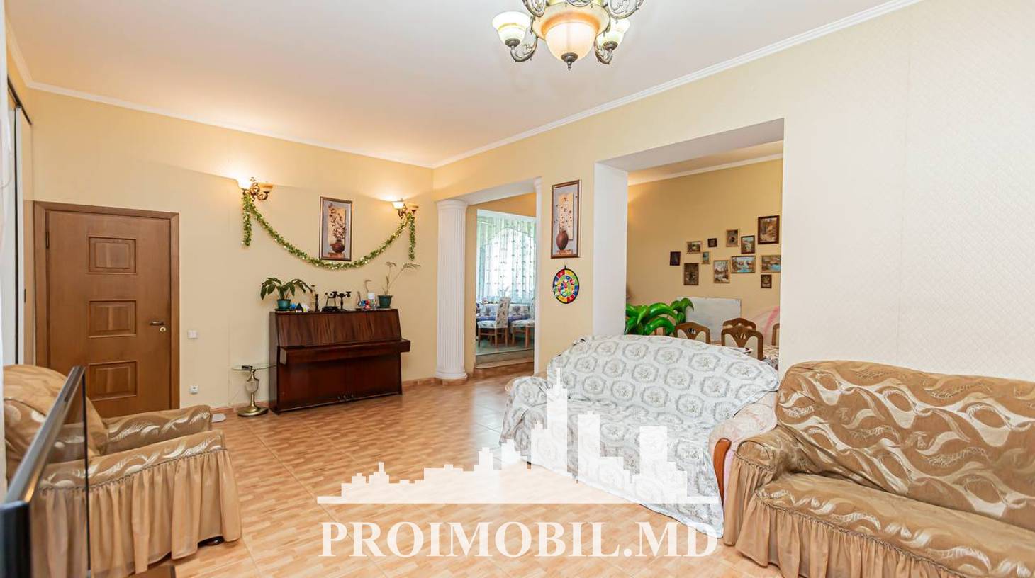 https://images.proimobil.md/LcmzJcqJdfdvxYZy4qTQdFyr_VQWWhL4e0qMyosjs_s/watermark:0.75:so:0:30:0.39/resize:fill:1460:816:1/gravity:ce/bG9jYWw6Ly8vZXN0YXRlL2xyL2RlNGE1OGQxLWNmMmMtNDM1NS1hZGU1LTYwMTJmMTkxN2JkMi5qcGVn