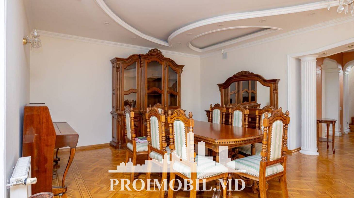 https://images.proimobil.md/LdY5zUejAjctJlAfSYyXJ_C4eWyrIVz0zkVGGW8U5xw/watermark:0.75:so:0:30:0.39/resize:fill:1460:816:1/gravity:ce/bG9jYWw6Ly8vZXN0YXRlL2xyLzgxMzdhOGVkLTM2NDUtNDg4ZS1hNjhmLWVlM2ZiOGQ1YzYxOC5qcGVn