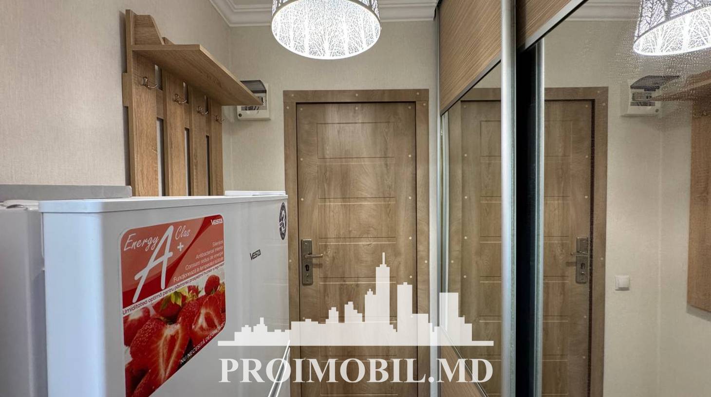 https://images.proimobil.md/LdY8Frdnn5_vBaq2O-hpRfY9wfnB_b080hZuCbouMKc/watermark:0.75:so:0:30:0.39/resize:fill:1460:816:1/gravity:ce/bG9jYWw6Ly8vZXN0YXRlL2xyL2FmOWJiMDU2LWY2MzEtNDU4ZS04NmJkLTBmMmNlNGYxZjNiMS5qcGVn