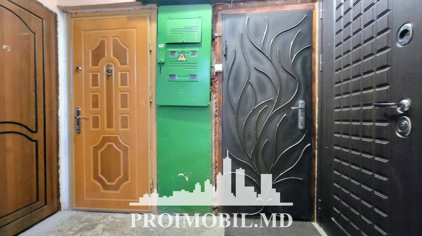 https://images.proimobil.md/LfDB2mjGiHitKXt9jrZbvABJ_WyGuzplGwxQJS0Q710/watermark:0.75:so:0:30:0.39/resize:fill:1460:816:1/gravity:ce/bG9jYWw6Ly8vZXN0YXRlL2xyLzIwMGIzYWVjLTQzZmEtNGZlMS1hZGVhLWU1MDMwZWNiYmY0ZC5qcGVn