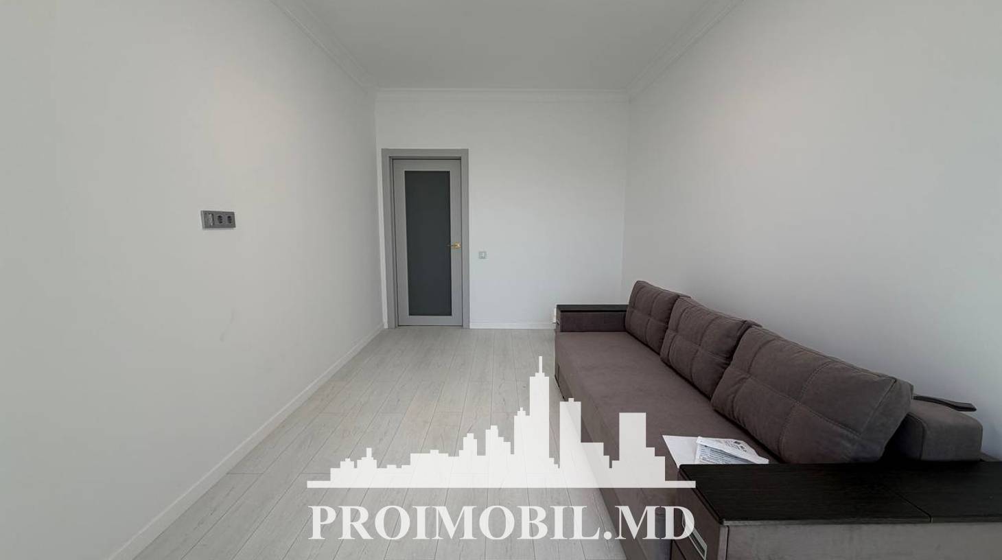 https://images.proimobil.md/LgVDpoO6M4k9eQYaT8At4tq6oYRZfccY6iO8mZPF2Vc/watermark:0.75:so:0:30:0.39/resize:fill:1460:816:1/gravity:ce/bG9jYWw6Ly8vZXN0YXRlL2xyLzhlYTkxNGU5LTU2YzQtNDM1MC1iYWUzLWFhNzA0ZjcwYjE4YS5qcGVn