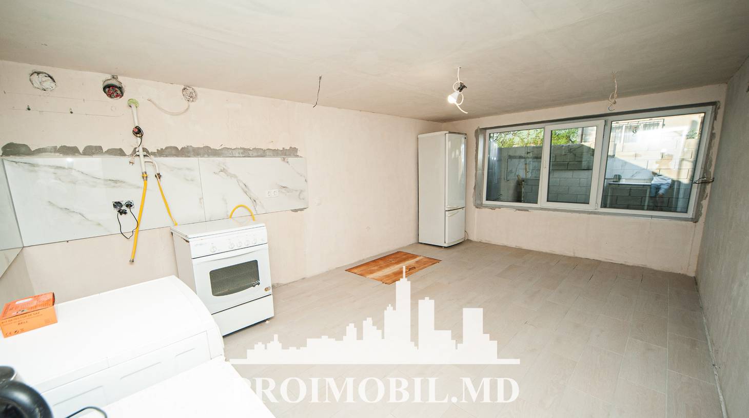 https://images.proimobil.md/LiV0s3V7ruF3Y9Y8yIu5Y9mxYgOe4jE9zbJB4c9j85o/watermark:0.75:so:0:30:0.39/resize:fill:1460:816:1/gravity:ce/bG9jYWw6Ly8vZXN0YXRlL2xyLzZlMmFhNjQ4LTY4NTYtNDAzYS1hZjQwLTZhZDcyMjFiYjFhOS5qcGVn