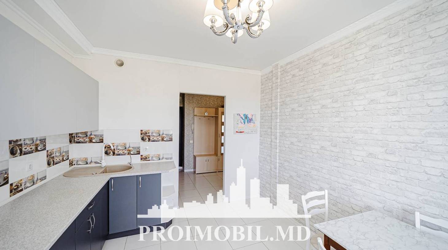 https://images.proimobil.md/Lj3gHWt_v9qqwh_COBJ_5oKz2ScQSMKzeTdQD8-i2GU/watermark:0.75:so:0:30:0.39/resize:fill:1460:816:1/gravity:ce/bG9jYWw6Ly8vZXN0YXRlL2xyLzc1NDJmMGVkLTg1OTgtNDA5MS04MjhhLWZkMDdhMjJkMDdlMy5qcGVn