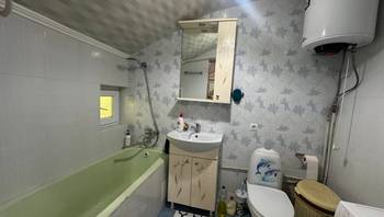 https://images.proimobil.md/LkzimaIa6_2PYi-FbVNTEkrIjUohQiIg25ueIsTuKvE/resize:fill:350:198:1/gravity:ce/bG9jYWw6Ly8vZXN0YXRlL2xyLzcxZWUwMTVmLTI3N2EtNGU1ZS1hMWYzLWI0YzE1ZWI1OGVkYi5qcGVn