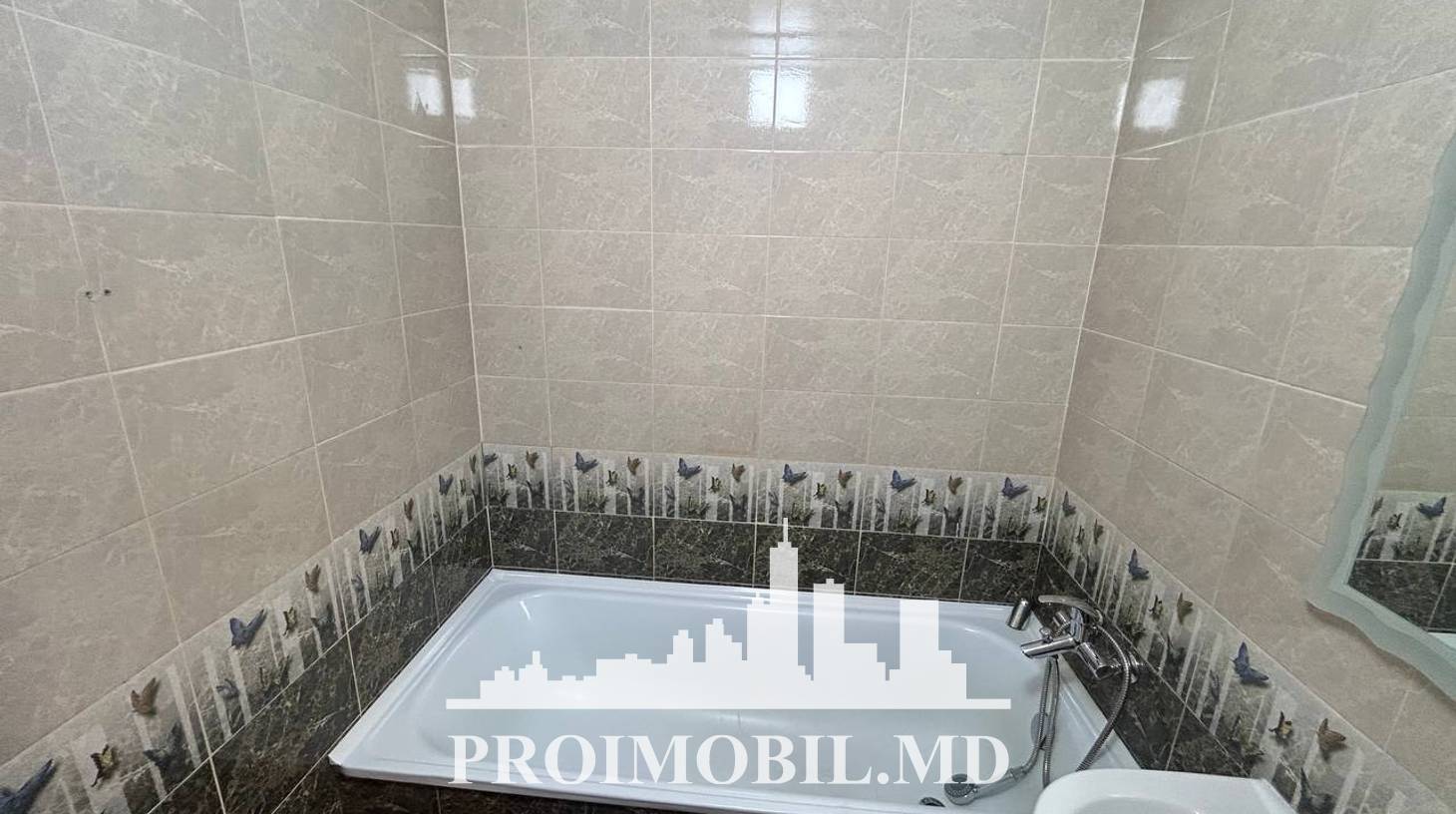 https://images.proimobil.md/LlyHHai6ayC5Ida8Ksqv9nP7_Sxa1A9erxJLexS2dZs/watermark:0.75:so:0:30:0.39/resize:fill:1460:816:1/gravity:ce/bG9jYWw6Ly8vZXN0YXRlL2xyL2NkYjEyY2I0LThkZjktNGYyYi04YTEwLWU5MzQ1ZjM4NDk2OS5qcGVn