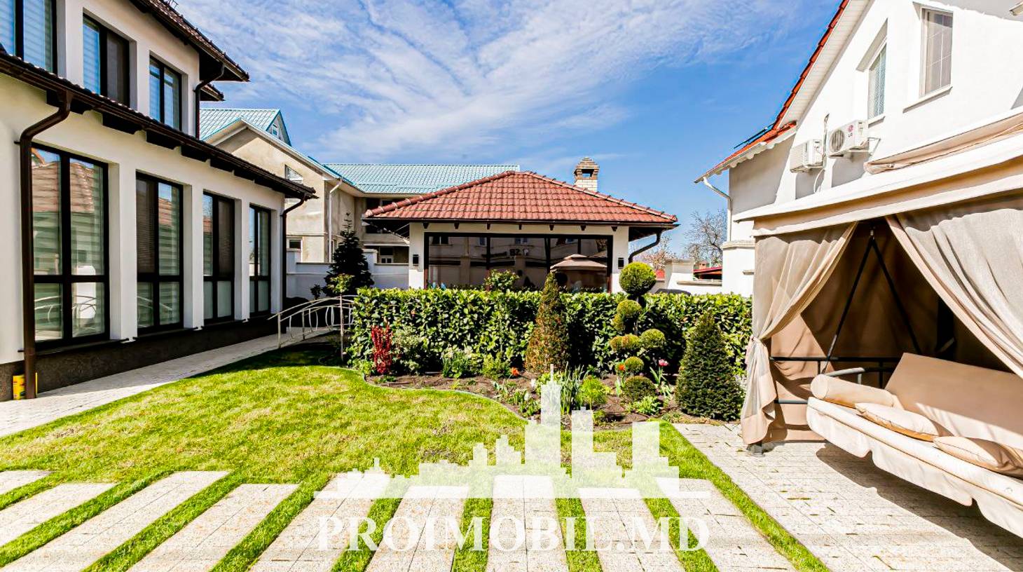 https://images.proimobil.md/LmveJn9FHKUXD40cHKOasKXpH4L0VPjJbqV0li1iKIM/watermark:0.75:so:0:30:0.39/resize:fill:1460:816:1/gravity:ce/bG9jYWw6Ly8vZXN0YXRlL2xyLzNkZTI2MzFkLWZkYzAtNDZhYi04MzljLWE2M2YyYjE4ODZkMi5qcGVn