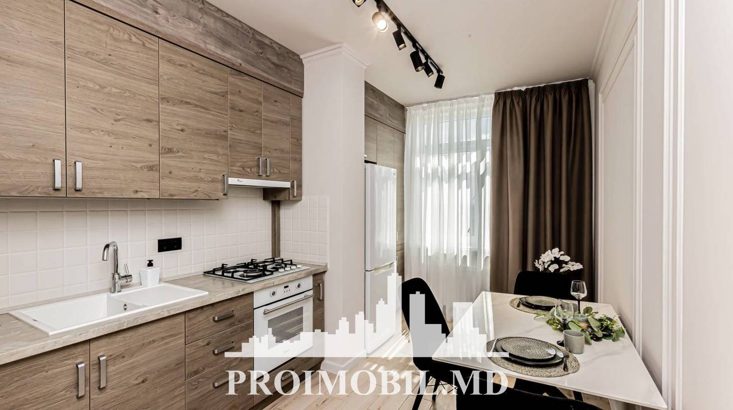 https://images.proimobil.md/LnRerFGDTbzYPQ5GwJtBl3a4Fc9Y-czt94_JgBlIWF0/watermark:0.75:so:0:30:0.39/resize:fill:1460:816:1/gravity:ce/bG9jYWw6Ly8vZXN0YXRlL2xyL2IxZTNkMDY3LTE2YmUtNDc1OS05NjUyLTFiNDg5N2VhNzU3Yy5qcGVn