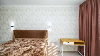 https://images.proimobil.md/LneMr_Jch7PiB9yYfEeW4TNcVJhOq8psslN5CpMkvK4/resize:fill:350:198:1/gravity:ce/bG9jYWw6Ly8vZXN0YXRlL2xyL2M3MmUyZWRhLTU0MDgtNDMxZi1iMjFjLTMwYmIwM2ZkMjE5OC5qcGVn