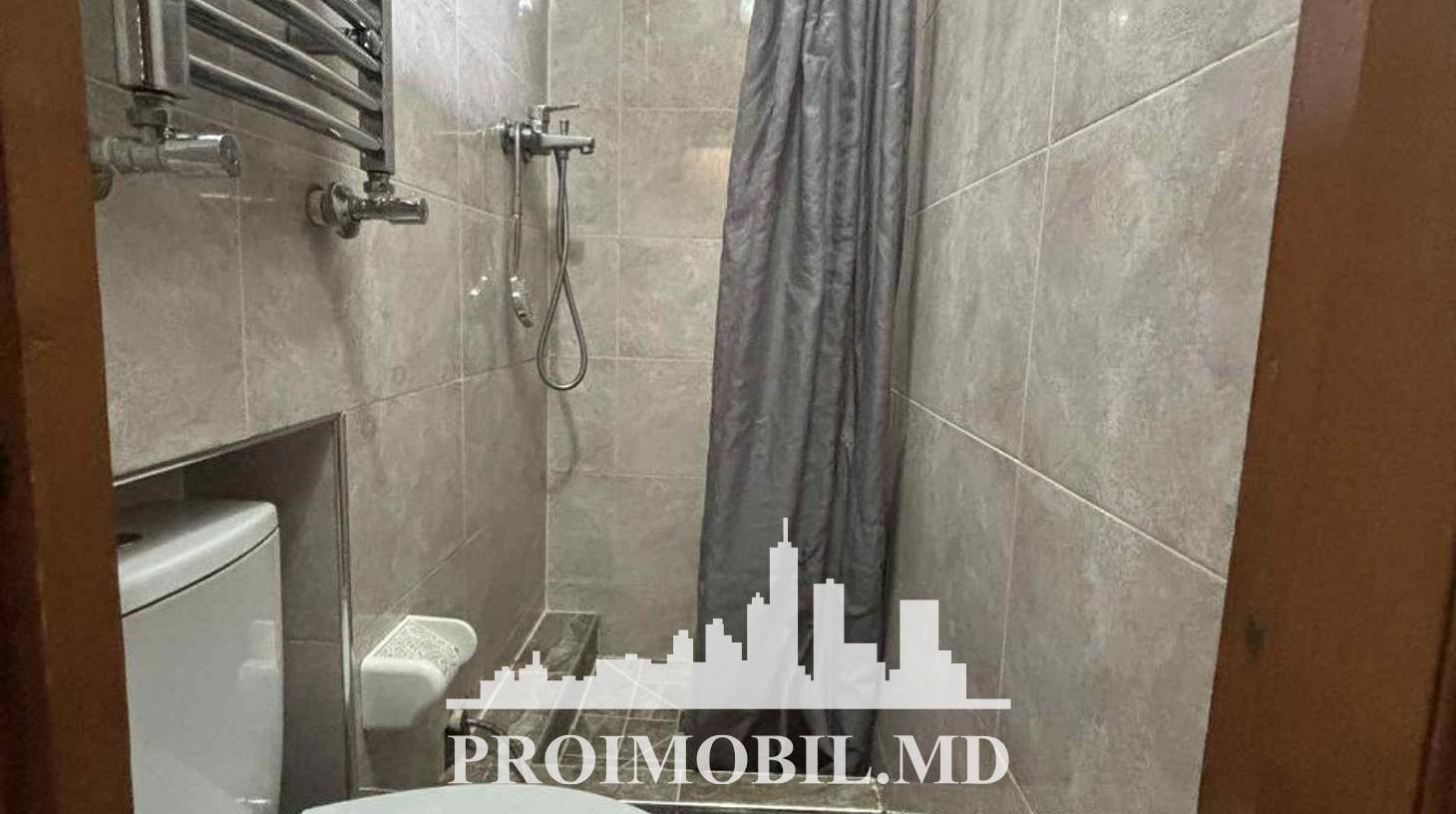 https://images.proimobil.md/Lo09hw_PPueHTHk5cD6Ddoilx_fZ6V--amA7IOUJe0E/watermark:0.75:so:0:30:0.39/resize:fill:1460:816:1/gravity:ce/bG9jYWw6Ly8vZXN0YXRlL2xyLzc4YWMyMThiLTliZGItNDc3ZC05MTFlLTA5NThiODlkYTQ2MC5qcGVn