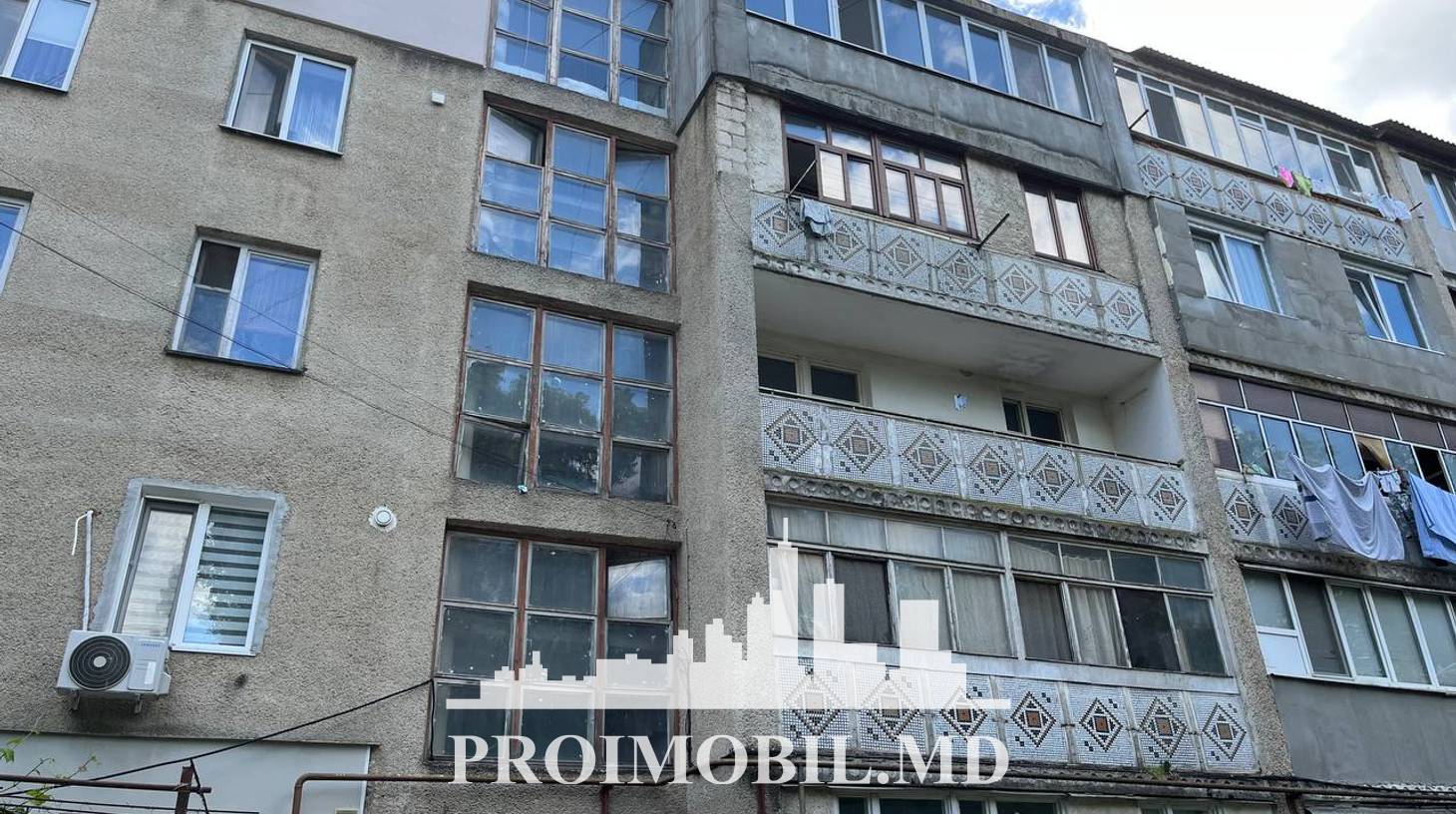 https://images.proimobil.md/LoDoPMJH7RxiPc52mGlR1BPOjYSt1NYDaIecVoNi1ic/watermark:0.75:so:0:30:0.39/resize:fill:1460:816:1/gravity:ce/bG9jYWw6Ly8vZXN0YXRlL2xyLzQzYmY3MWQyLTAwMjgtNDNjYy1hNTdkLWViNTY1MGQwNTlhYi5qcGVn