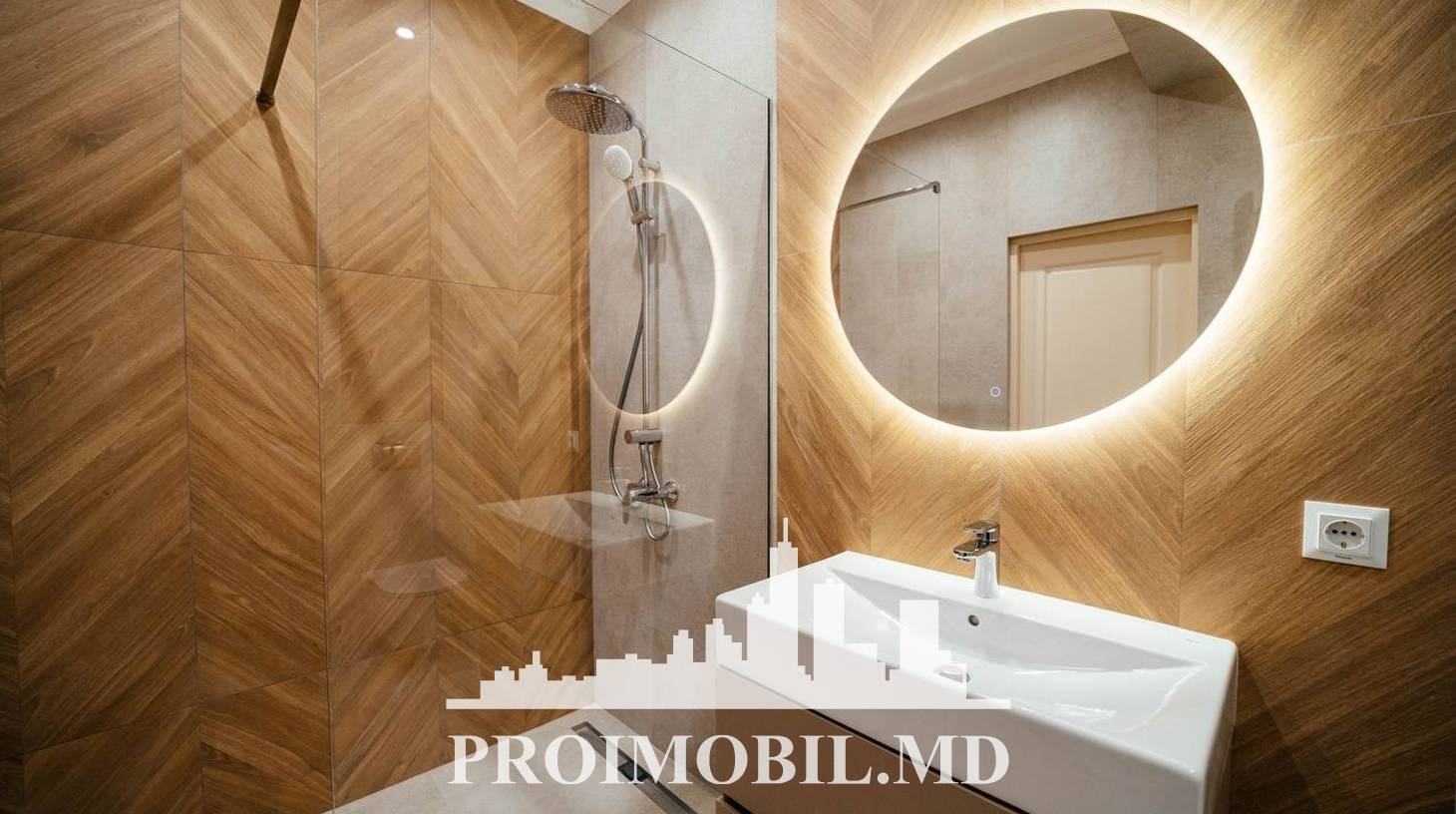 https://images.proimobil.md/Ls1L3POJsIo1bHdvufH5aWqKeBdVmbFiI8jye5DjMHY/watermark:0.75:so:0:30:0.39/resize:fill:1460:816:1/gravity:ce/bG9jYWw6Ly8vZXN0YXRlL2xyLzVlN2MyNmYwLTY1MTgtNDY2YS05NjE4LWU1MTlkMTcwZmJjMi5qcGVn