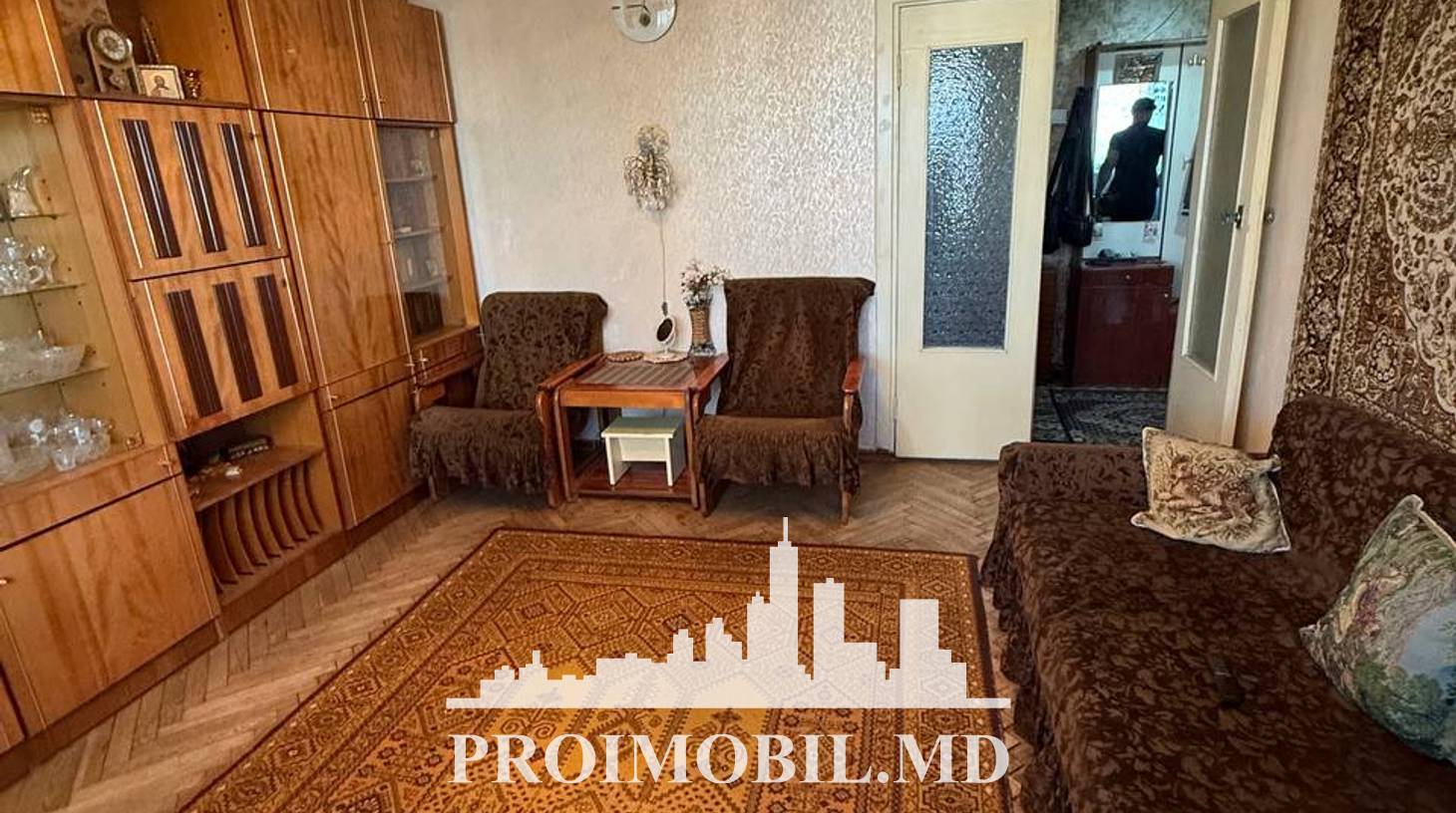 https://images.proimobil.md/LtbTe2EJCHRqJk3se2vA0Wpq-zdMgzB000QMyYzX-eM/watermark:0.75:so:0:30:0.39/resize:fill:1460:816:1/gravity:ce/bG9jYWw6Ly8vZXN0YXRlL2xyLzNmMGZjOThlLWQ2YjYtNDliZC1hYTM3LTFhN2IyOGYwMjFhNC5qcGVn