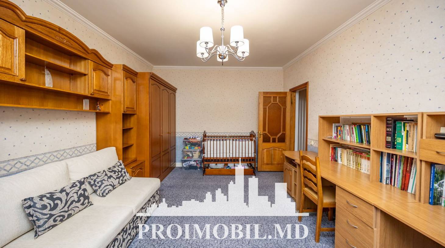 https://images.proimobil.md/LuRuXPOdMqAp7AI5zMXDjzDc6wFB18Z0Zbtp144Ck20/watermark:0.75:so:0:30:0.39/resize:fill:1460:816:1/gravity:ce/bG9jYWw6Ly8vZXN0YXRlL2xyLzdmN2MxOGI0LTQ2ZDYtNGQ4NS04YTFhLTEwODEwNjA5MGJhYi5qcGVn