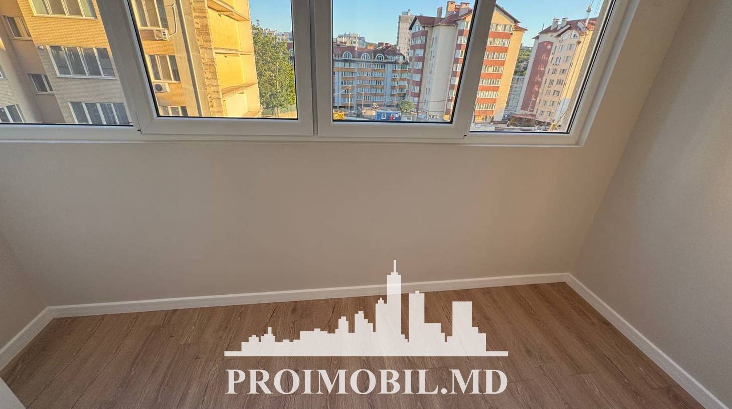 https://images.proimobil.md/Lv88van3-STkQ9LLXATBLMkdJWJGsmVjP1opoiaPS9s/watermark:0.75:so:0:30:0.39/resize:fill:1460:816:1/gravity:ce/bG9jYWw6Ly8vZXN0YXRlL2xyLzA2YmM5OWRhLTE1MmItNDY0Ny04NzZmLWM4NGM4Mzk1YjQ0Ni5qcGVn