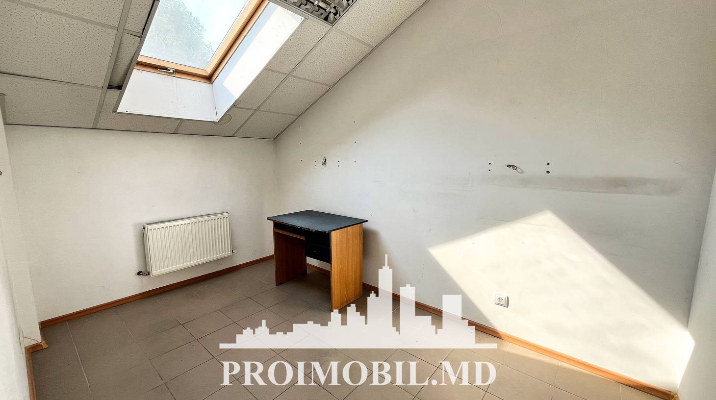 https://images.proimobil.md/Lx4SwyzEwnolgE4QtS7ZPKcyU2_Eqt_39nXXwghn8-o/watermark:0.75:so:0:30:0.39/resize:fill:1460:816:1/gravity:ce/bG9jYWw6Ly8vZXN0YXRlL2xyL2ExMTdiNzlhLWRhYjctNDdmMC1iODI1LWUzYTE4NmY0ZjkyZC5qcGVn