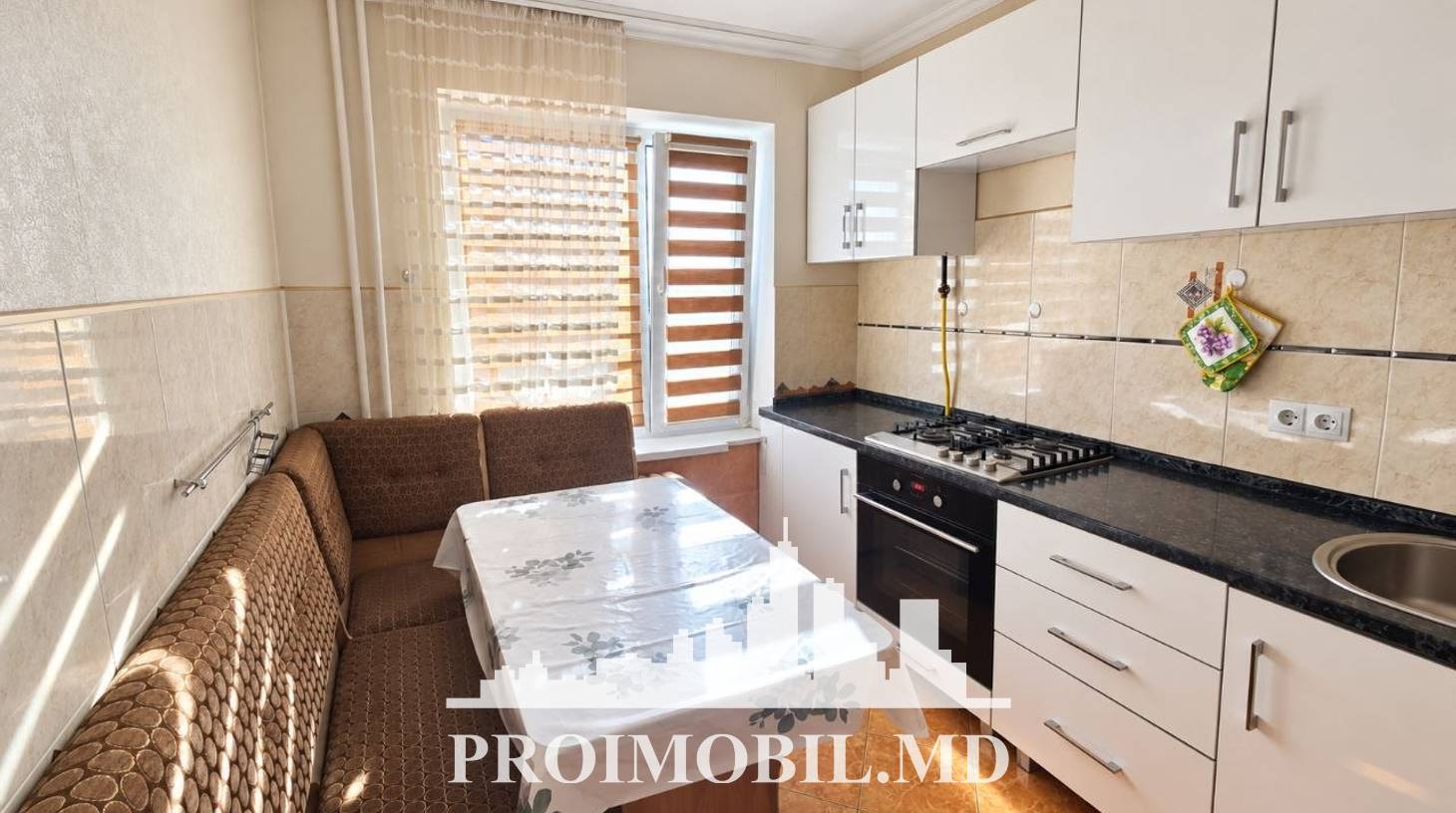 https://images.proimobil.md/M-1FNX_I52T0rDz8iavK6bpNdF7Se2vAm1Q2ggCsg9A/watermark:0.75:so:0:30:0.39/resize:fill:1460:816:1/gravity:ce/bG9jYWw6Ly8vZXN0YXRlL2xyL2EyZmRkNWFlLWE5MGUtNDNlZS04ZWQ0LTU2NDZiY2ZhZjNkNy5qcGVn