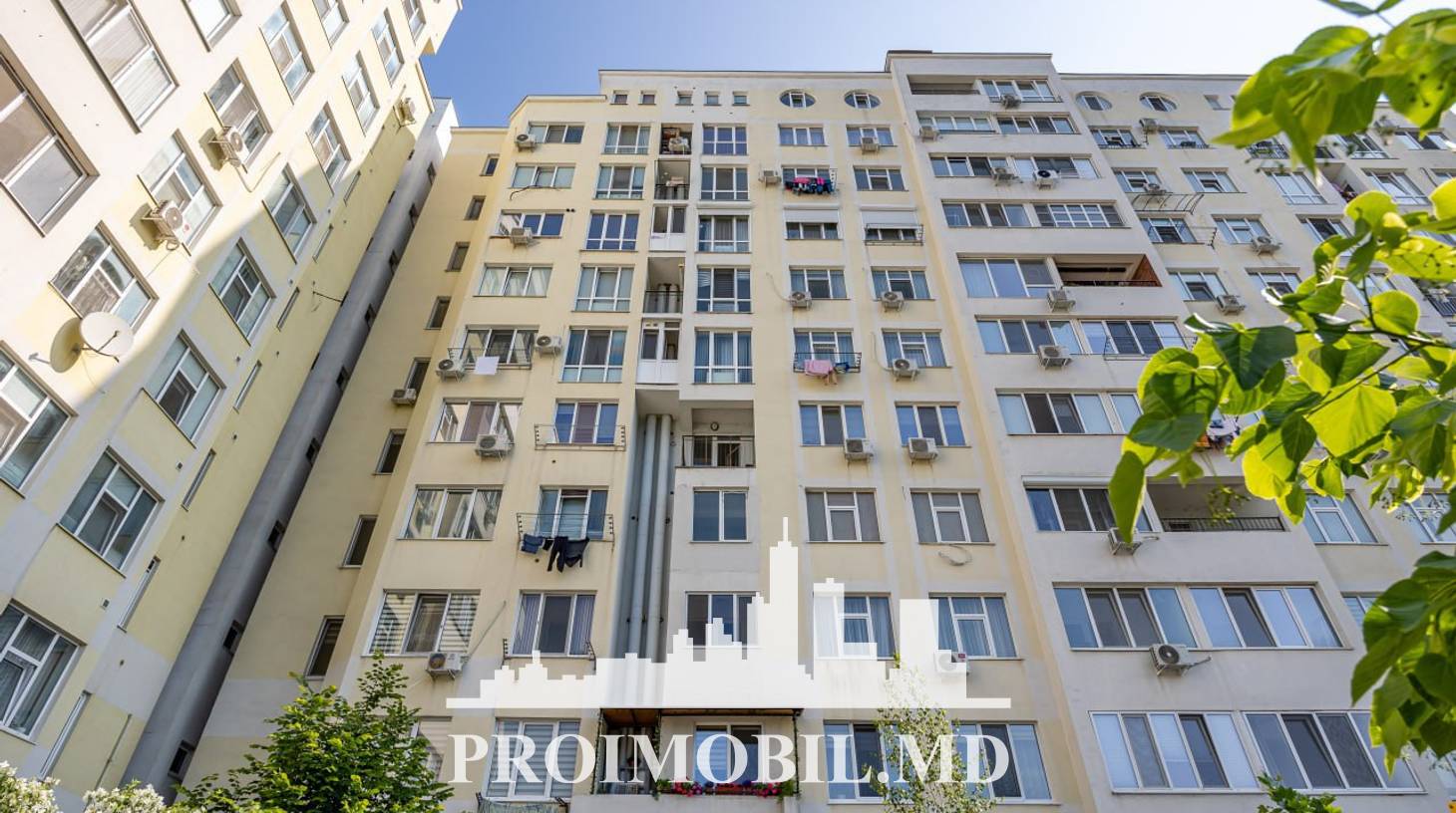 https://images.proimobil.md/M-L5EstEk31kpeU5FXrHLiddsXZ-dEDC7faKXKTZ2gY/watermark:0.75:so:0:30:0.39/resize:fill:1460:816:1/gravity:ce/bG9jYWw6Ly8vZXN0YXRlL2xyL2MwYzhmMGRlLTlmNWYtNDBiNy05OWZkLTMxNmZmZjYyNjcxMy5qcGVn