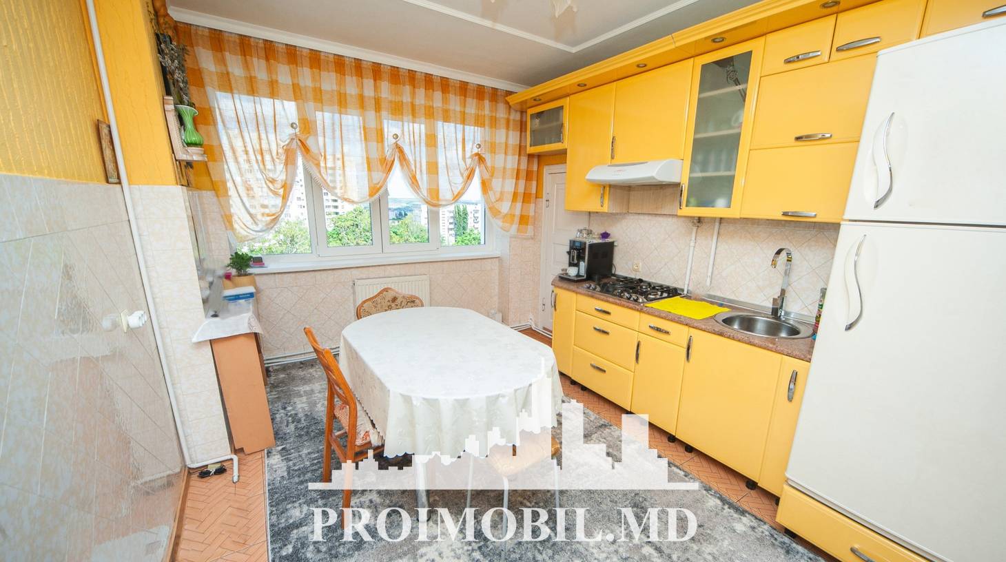 https://images.proimobil.md/M0R-0zb2eAVpK98dzZT8daDpmSZaVMlYps4OmV-j-4s/watermark:0.75:so:0:30:0.39/resize:fill:1460:816:1/gravity:ce/bG9jYWw6Ly8vZXN0YXRlL2xyLzcyOGIxMTk3LTc3OTMtNDRiYi1iMTVjLTIxMjBkNzA4MTFmNi5qcGVn