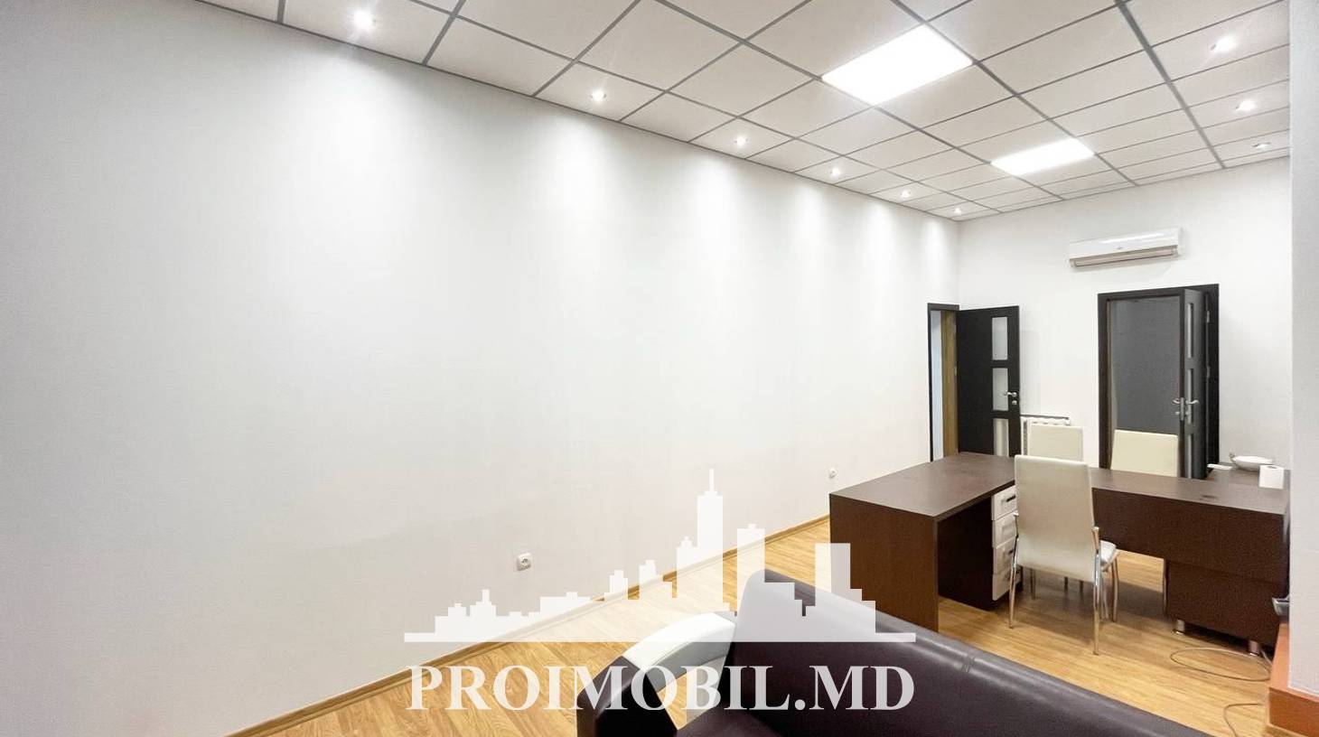 https://images.proimobil.md/M0nXik-x3HH0LSx98ci9G3IBDZ9WVibpb9V4Vt8jKUA/watermark:0.75:so:0:30:0.39/resize:fill:1460:816:1/gravity:ce/bG9jYWw6Ly8vZXN0YXRlL2xyLzU5MWIxYzQwLWExZDUtNDBmZS1iYzg2LTI2MGJkNWVlM2RlYi5qcGVn