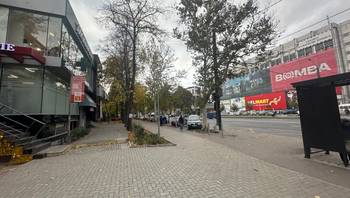 https://images.proimobil.md/M54yjEQYbg6TqJ44AOme1nxudXcAQhIp7vULEiHpSw0/resize:fill:350:198:1/gravity:ce/bG9jYWw6Ly8vZXN0YXRlL2xyLzEyZjRlMTFjLWUyYzctNGY1Ni04ZjMyLTMyOTc2ZjVkNTNkZC5qcGVn