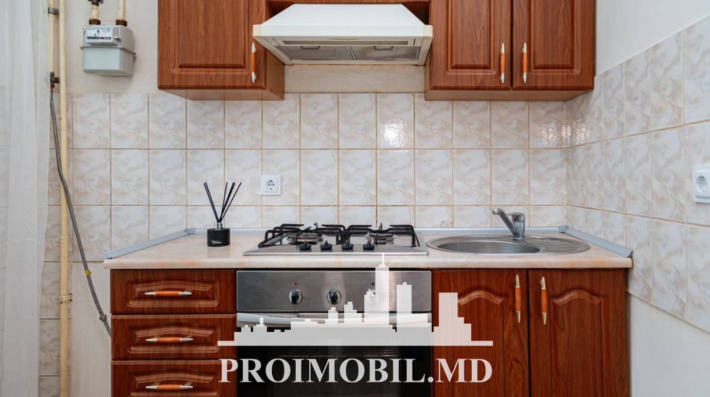 https://images.proimobil.md/M56u2hCQVfA7u0-LiuEKB9orwWVVd4pU7OCOsEHX2a8/watermark:0.75:so:0:30:0.39/resize:fill:1460:816:1/gravity:ce/bG9jYWw6Ly8vZXN0YXRlL2xyLzkyMzZiNDM1LTJjNzctNGE3ZC04MGQxLWVjMDViYWUwOTBlNi5qcGVn